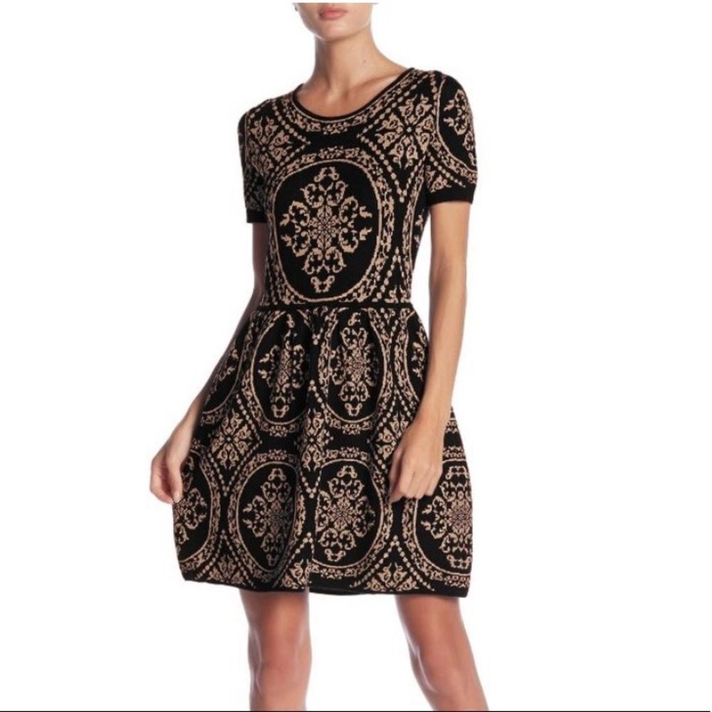 Romeo + Juliet Couture Knit Mini Dress Gold & Black Empire Waist Mini